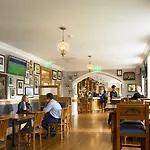 מלון Breaffy House And 4*