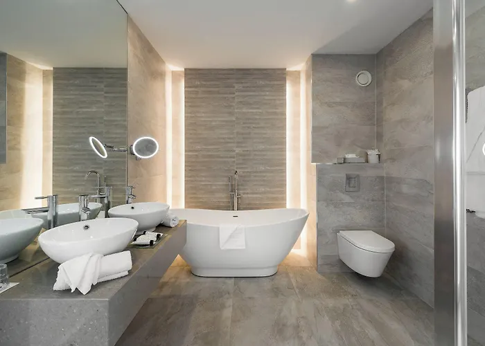 Hotell Breaffy House And 4*